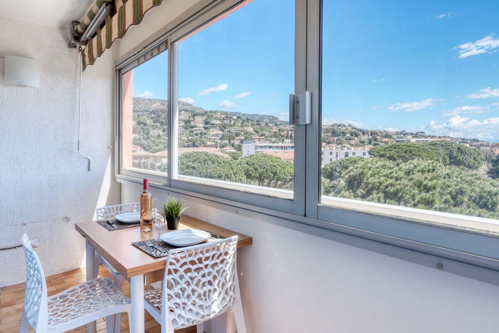 T2 600 M From The Beach! Air-Conditioned Le Lavandou Εξωτερικό φωτογραφία